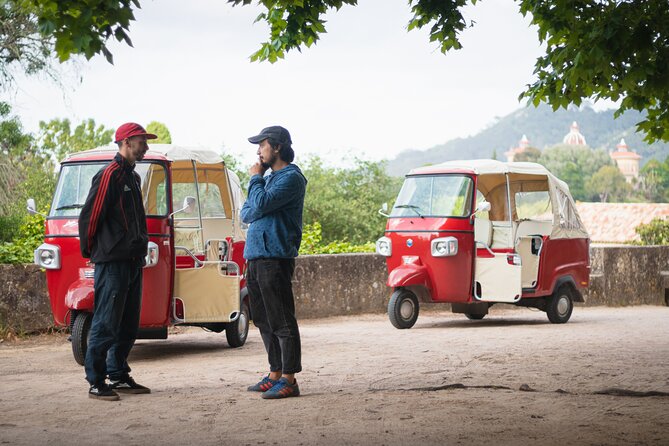 1-Hour Guided Tuk-Tuk Tour in Sintra - Your guide and the included comforts (small things, big payoff)
