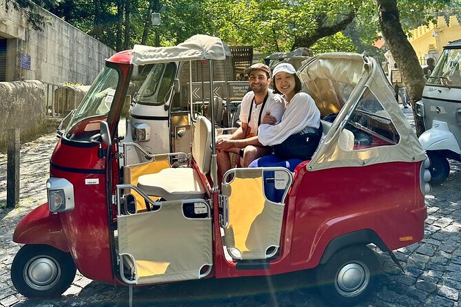 1-Hour Guided Tuk-Tuk Tour in Sintra - Stop-by-stop: Sabuga Fountain to Pena Palace