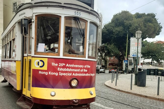 1-hour private eco tuk-tuk tour for up to 6 people through Lisbon - Panteão Nacional and Santa Engrácia: From Church to National Pantheon