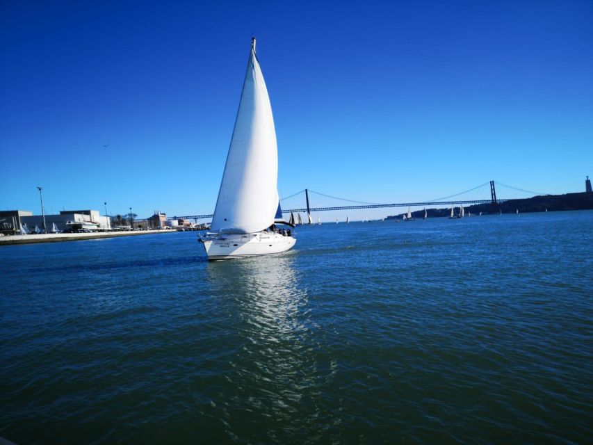 1 Hour Private - Lisbon: Sailing Tour With Wine and History - From Cristo Rei to the City Glow: Your First 15 Minutes