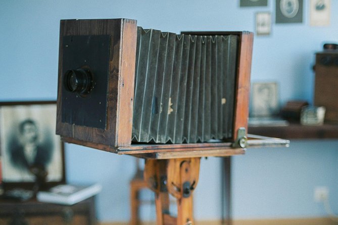 19th Century Photography Experience - How the Portrait Works: Sizes, Props, and Exposure Seconds