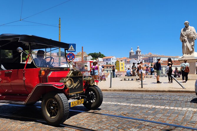 1h Classic Tuk Lisbon: One Hour of History & Charm - Stop 2: Miradouro das Portas do Sol for Coffee, Tram 28, and São Vicente