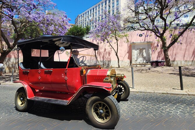 1h Classic Tuk Lisbon: One Hour of History & Charm - Stop 1: Lisbon Cathedral and the Earthquake Survivor Story
