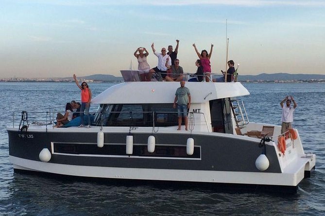 1H power catamaran up to 18 people in Lisbon - The route: each stop and why it matters