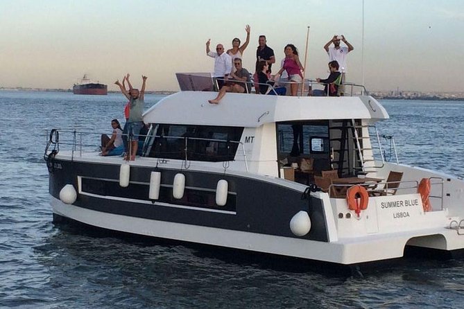 1H power catamaran up to 18 people in Lisbon - The experience feel: pacing, comfort, and how long “1 hour” really plays