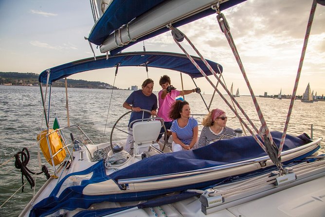 2,5h Lisbon Sunset Sail with Drinks and Snacks - The Small-Group Format: how the max-10 cap improves your time