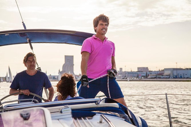 2,5h Lisbon Sunset Sail with Drinks and Snacks - Landmark Views From the Tagus: Belém Tower, the 25 de Abril Bridge, and more