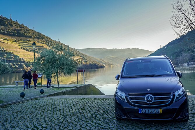 2-Day Private Tour from Lisbon to Porto & Douro Valley - Douro River boat trip: the Porto-to-Gaia perspective shift