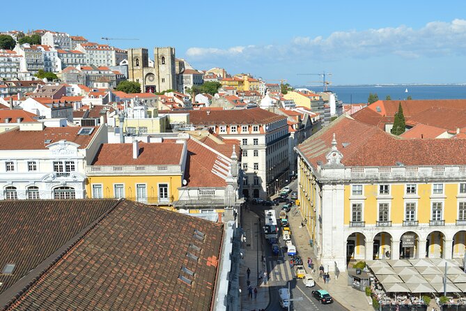 2-hour city tour of Lisbon's highlights - Meeting on Rossio and starting in Baixa’s everyday Lisbon