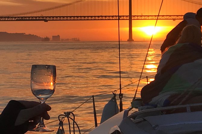 2 Hour Lisbon Sunset and Wine Sailing Tour - Key highlights that matter