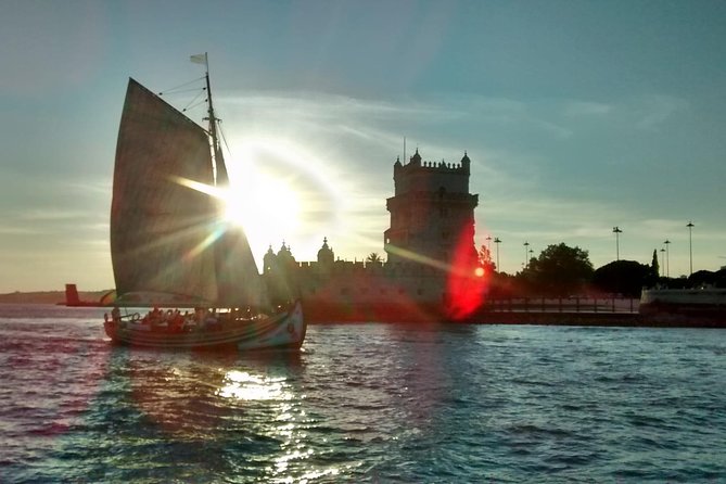 2-Hour Lisbon Traditional Boats Sunset Cruise with White Wine - Under the 25 de Abril Bridge: the moment the cruise really kicks in