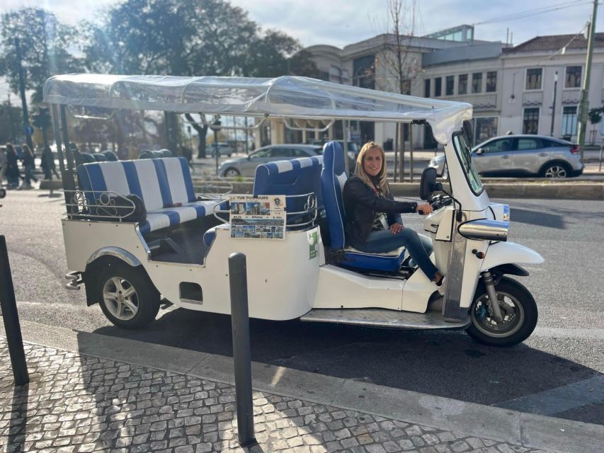 2-hour tour around Lisbon - Starting at Av. da Liberdade and landing at Rossio Square