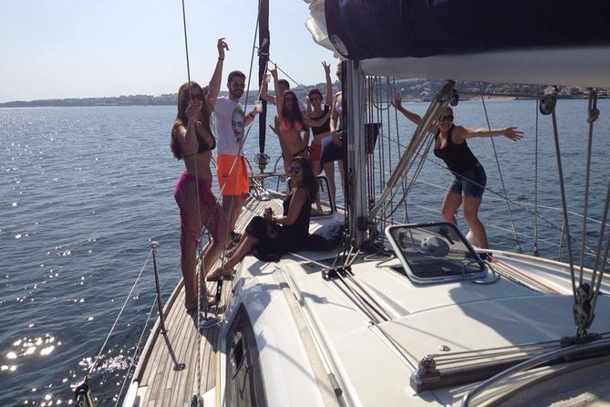 2 Hours Private Sailing Tour in Lisbon - Wind, comfort, and photo realism: what to expect on the sea