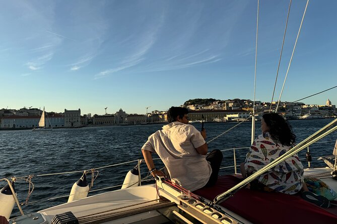 2 Hours Private Sailing Tour with Wine and Snacks - The sunset lead-in: why this stop feels timed for real viewing
