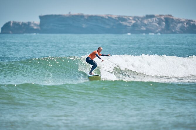 2-Hours Private Surf Lesson in Peniche and Baleal - The 2-hour lesson flow: warm-up, instruction, then 90 minutes in the water