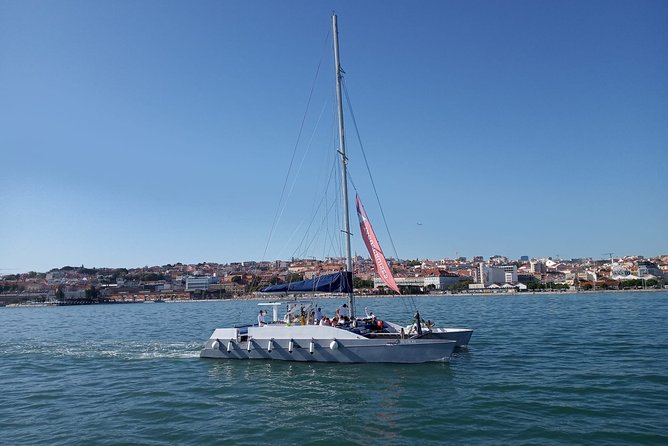 2H Private Sailing Catamaran "Vertigo" Tour in Lisbon up to 18pax - The Discovery Monument and the River-Route Feel
