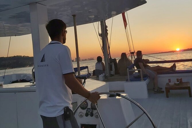 2H Private Sailing Catamaran "Vertigo" Tour in Lisbon up to 18pax - Praça do Comércio (Commerce Square): Your Lisbon Finale