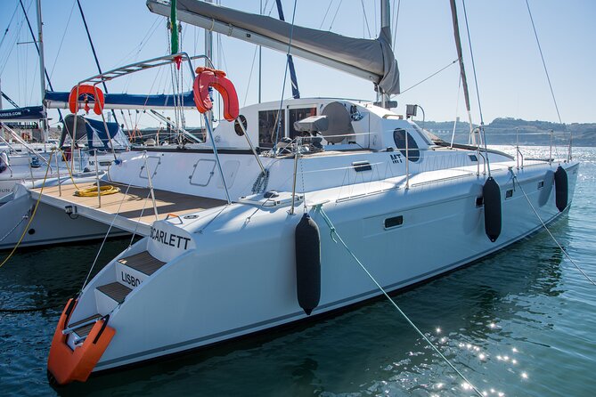 2H Tour on a Private Sailing Catamaran "Scarlett" up to 16 people - Meeting at Doca do Bom Sucesso: Where the Easy Part Starts