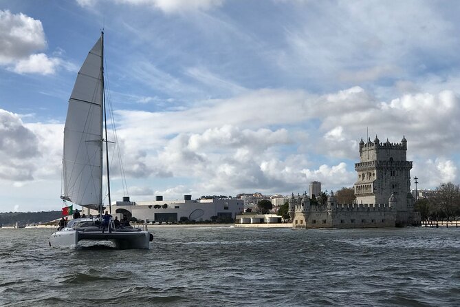 2H Tour on a Private Sailing Catamaran "Scarlett" up to 16 people - Sailing Comfort on a Private Boat for Up to 16