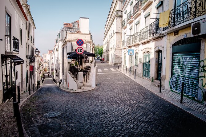 2h TukTuk Private Tour Free Pick-up - Miradouro Das Portas Do Sol: The Old City Gate and Alfama Below