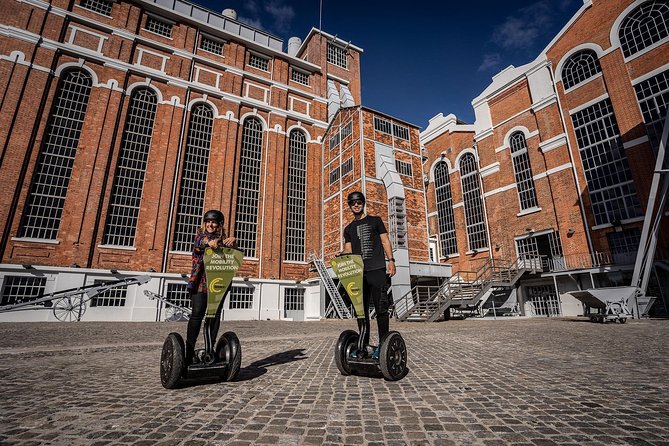 3-Hour: Segway Guided Tour along the Tagus River to Belém - Stop 4: Ponte 25 de Abril and the Golden Gate comparison