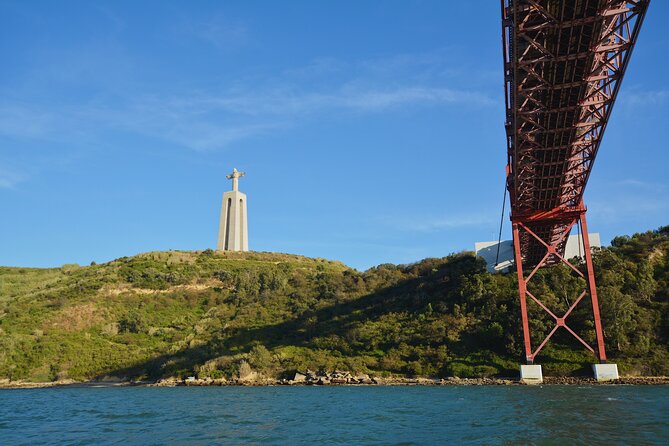 3 Hours Private Tour with Dives in Catamaran in Lisbon - Practical tips for your 3 hours on the Tagus
