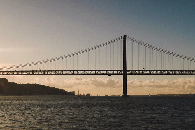 4 Hours Private Tour with Dives in Catamaran in Lisbon - Discoveries Monument and Belém Tower views without the museum lines