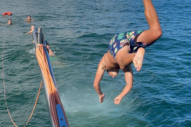 4 Hours Private Tour with Dives in Catamaran in Lisbon - Price and value for a group up to 14