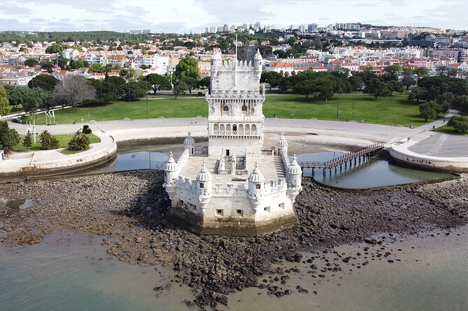 4h/half-day Lisbon Tuk Tuk Tour with a local - Miradouro Das Portas do Sol: the east-side view over the Tagus