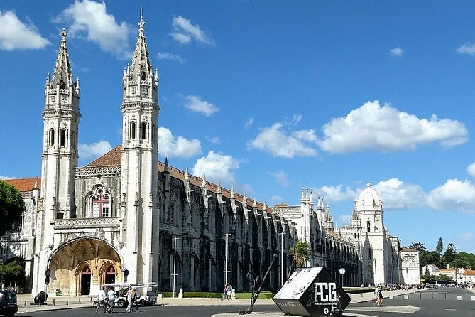 4h/half-day Lisbon Tuk Tuk Tour with a local - Downtown Lisbon: Monument to the Restauradores and Rossio’s nerve center