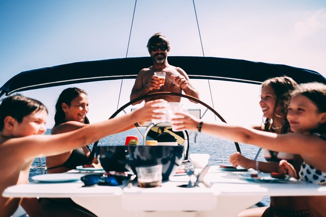 4h Private Boat Tour - Sailing, Swimming and Sunbathing - Why this 4-hour Lisbon sail works so well