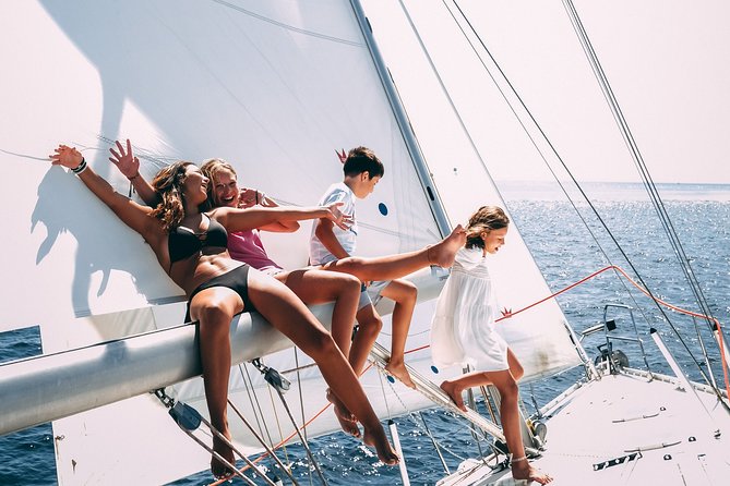 4h Private Boat Tour - Sailing, Swimming and Sunbathing - The swim and sunbathing stop on the Tagus: what it feels like