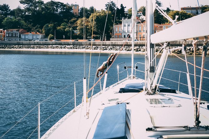 4h Private Boat Tour - Sailing, Swimming and Sunbathing - Crew energy: the Pedros (and more) make it personal