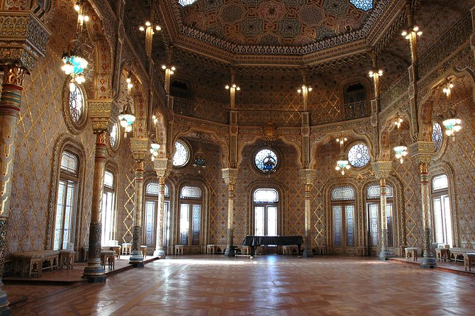 5 Days Private Tour In Portugal from Lisbon - Douro Valley without the guesswork: Pinhão tiles and a winery at Quinta do Tedo