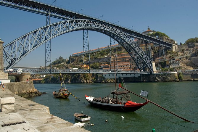 7 Days Private Tour In Portugal from Lisbon - Aveiro, Nazaré, Óbidos: canals, waves, and medieval streets