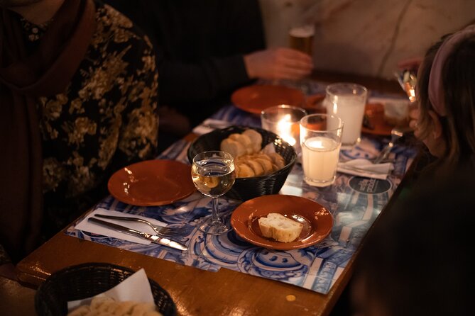 A True Taste of Lisbon: Portuguese Tapas, Wine & Surprise Drink - The Guide Factor: How Much the Night Depends on Who’s Leading