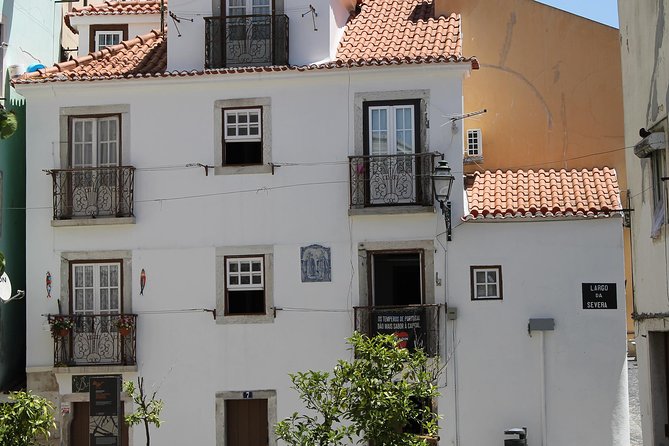 A Walking Tour of Old Lisbon - Castelo de São Jorge: 40 minutes of hilltop payoff