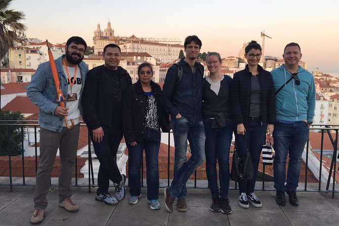 Alfama and Mouraria Tour - The oldest neighbourhoods in Lisbon - Portas do Sol and Santa Luzia: the miradouro strategy that saves your time