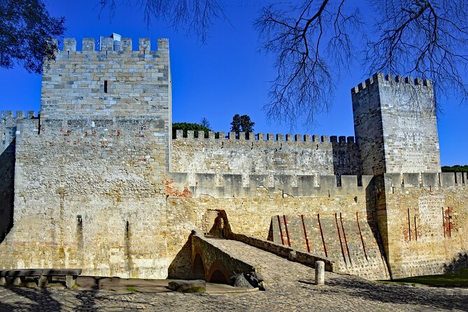 Alfama and the Castle of Saint George Skip the line Tour - Miradouros with legends: Santa Luzia and Portas do Sol
