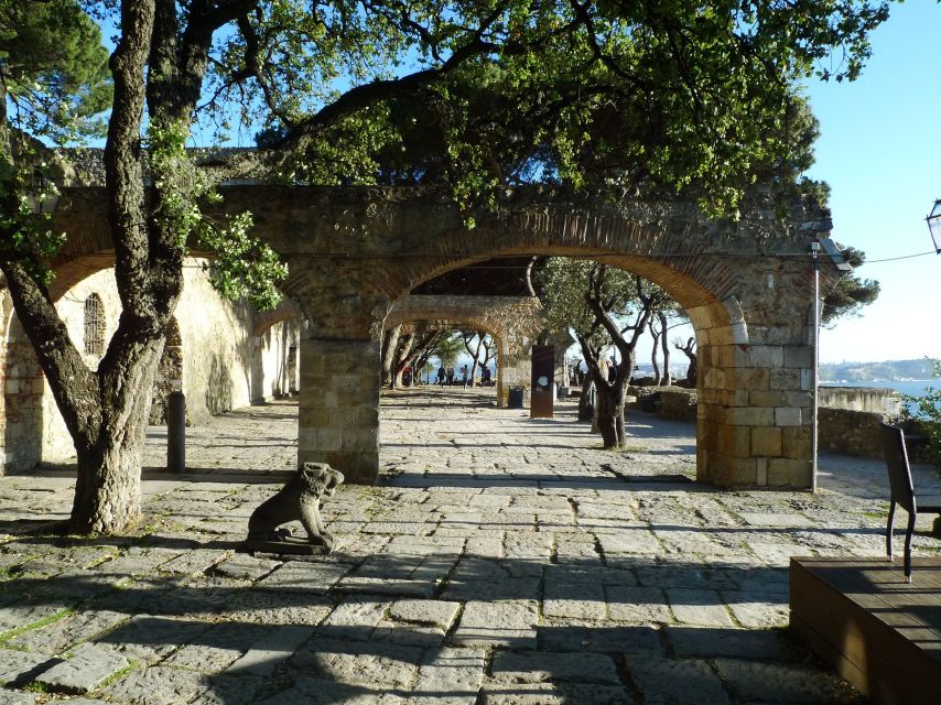 Alfama and the Castle of Saint George - Small Group Tour - St George’s Castle: what skip-the-line really buys you