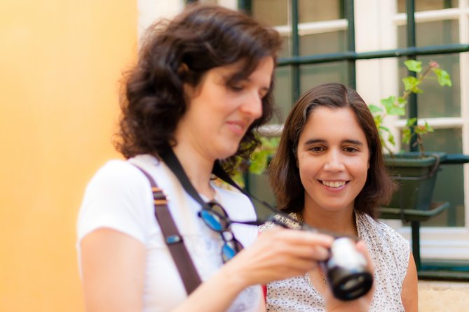 Alfama Photo Walk – Lisbon Photography Experience Led by a Local - Stop 1: Alfama for Light-Reading, Angles, and Everyday Scenes