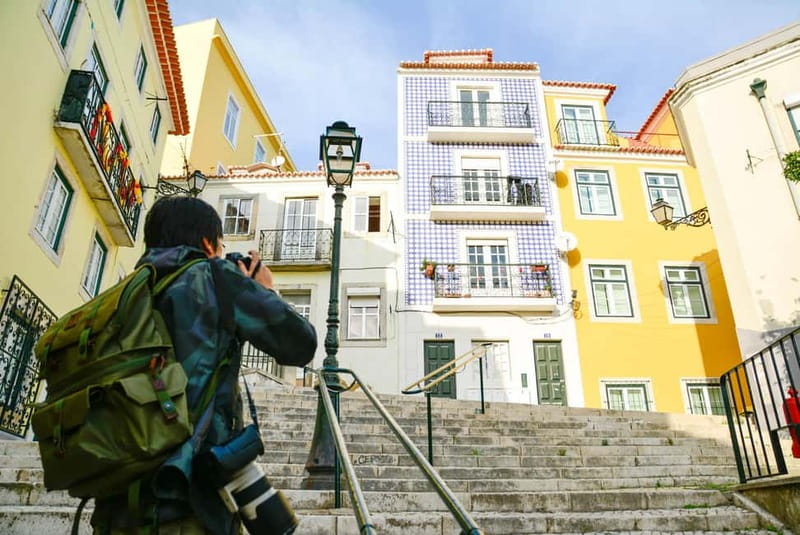Alfama Photo Walk: Lisbon Photography Tour with a Local - Why a 3-hour Alfama photo walk can beat a “tour with photos”