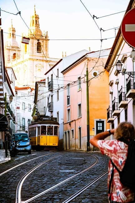 Alfama Photo Walk: Lisbon Photography Tour with a Local - Carlos’s small-group vibe: feedback without the pressure