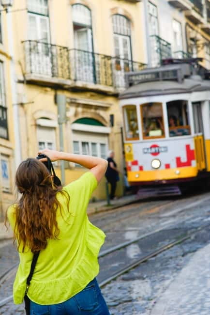 Alfama Photo Walk: Lisbon Photography Tour with a Local - What to bring (and how to keep your photos sharp)