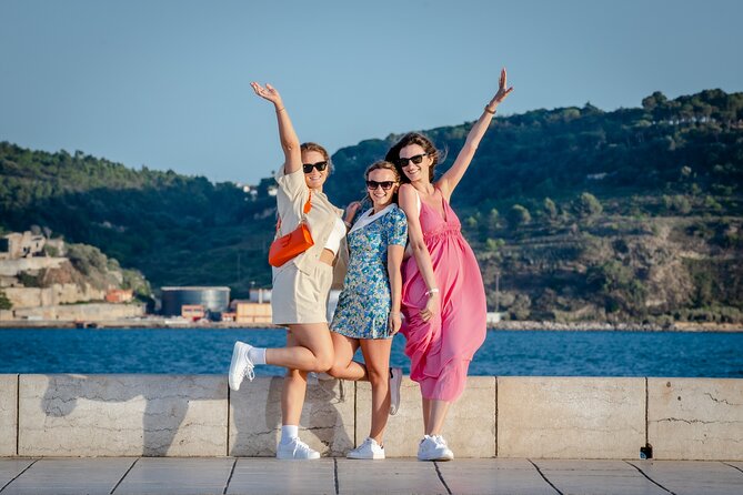 Alfama tour - A tuktuk-powered loop through Alfama’s best viewpoints