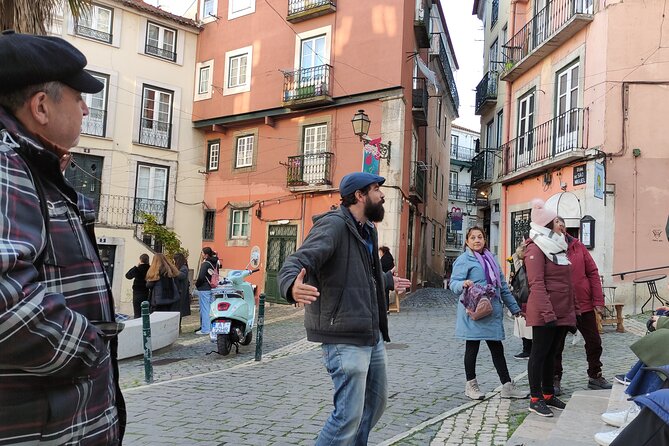 Alfama Tour in Lisbon Old Town - Stop 2 and 3: Chafariz D’El Rei and Largo do Chafariz de Dentro