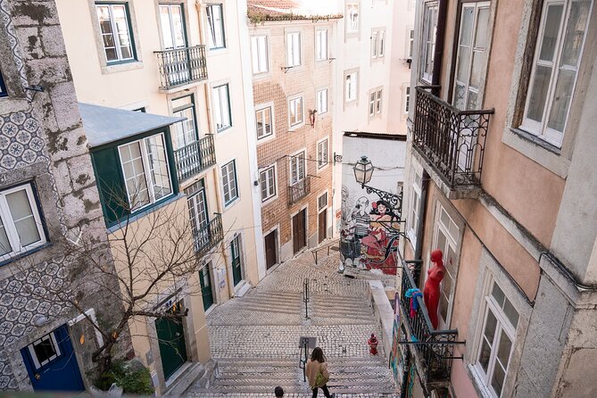 Alfama Walking Tour Lisbon - Teatro Nacional Dona Maria II: what you can learn just from seeing it outside