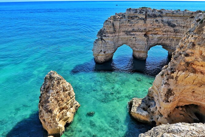 Algarve Private Tour from Lisbon with Boat Ride - Private-Group Comfort: A/C, WiFi, and Bottled Water