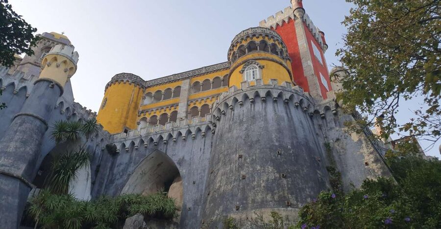 Amazing Private Tour to Sintra and Cascais From Lisbon - Casa Piriquita food tasting: a local flavor break