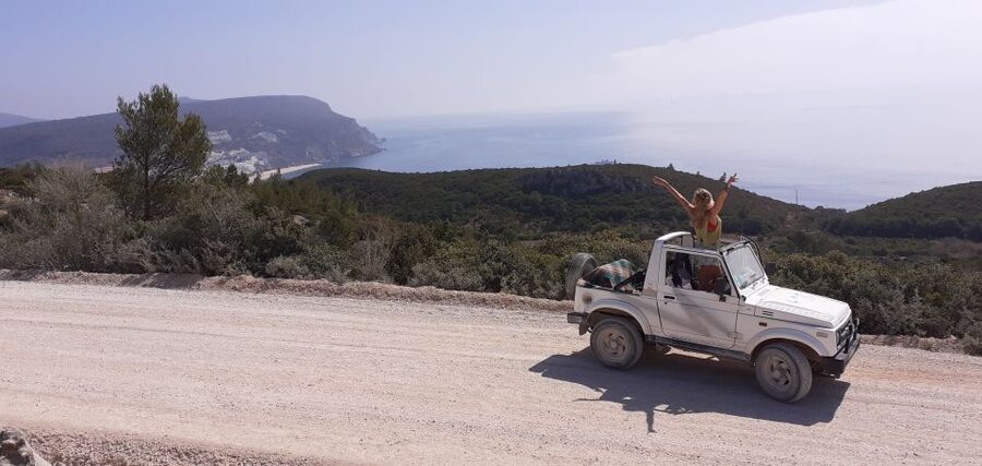 Arrábida Jeep tour to the most beautiful beach of Europe - Roman ruins and the fish-production complex near the coast